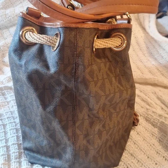 Michael Kors Brown and Tan Shoulder Bag - Picture 2 of 16